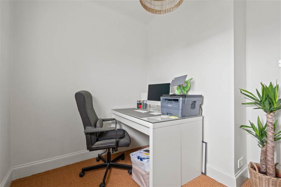 4 Ballyloughan Avenue