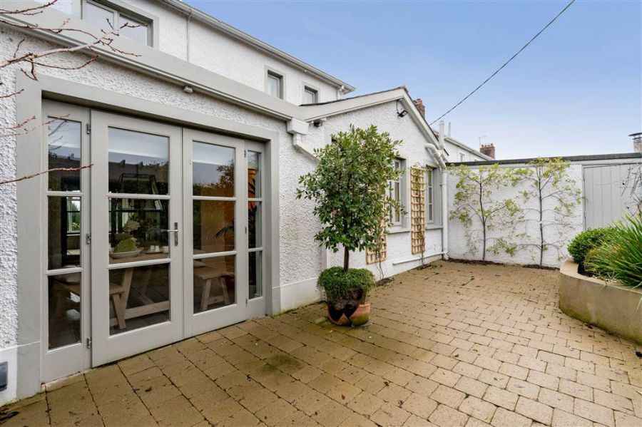 4 Ballyloughan Avenue