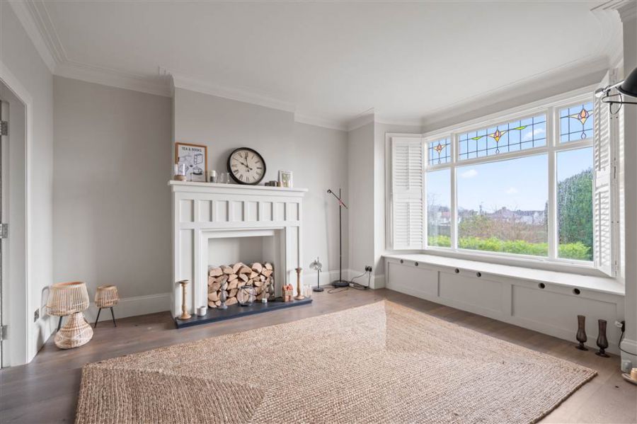 4 Ballyloughan Avenue