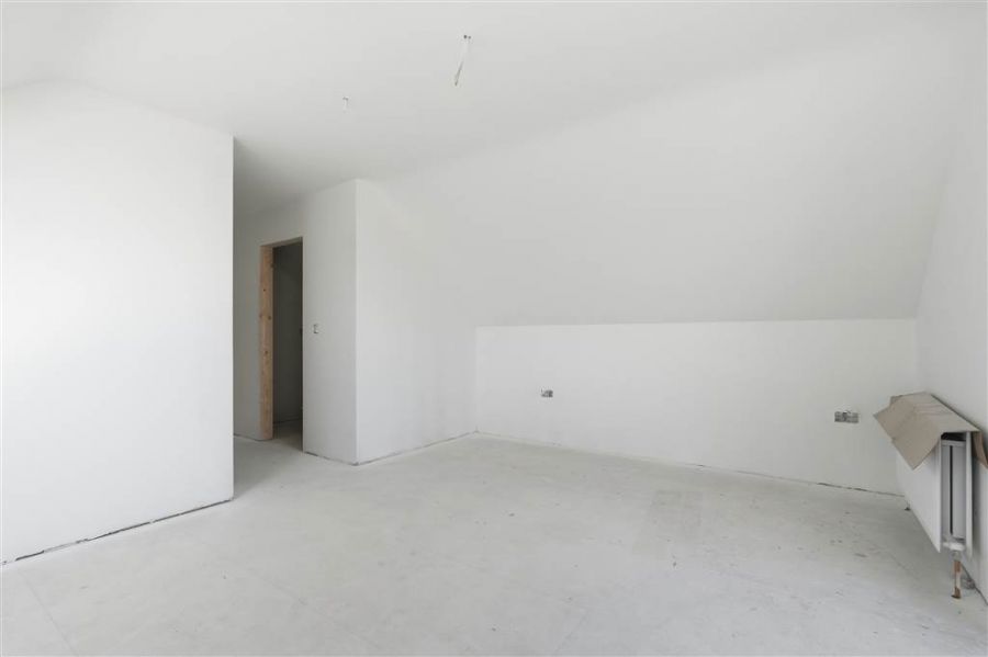 New Build, 3 Pollee Road