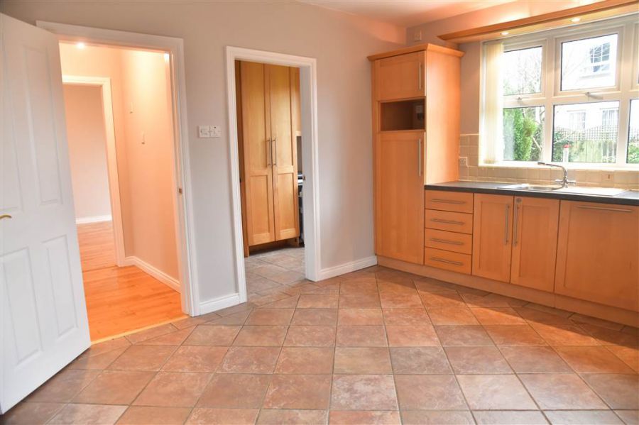 28 Tullymore Dale