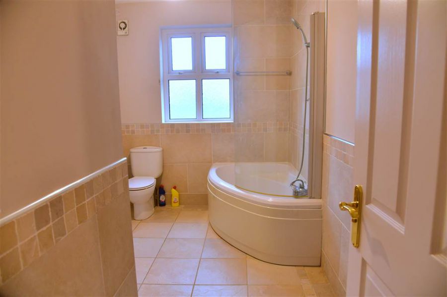 28 Tullymore Dale