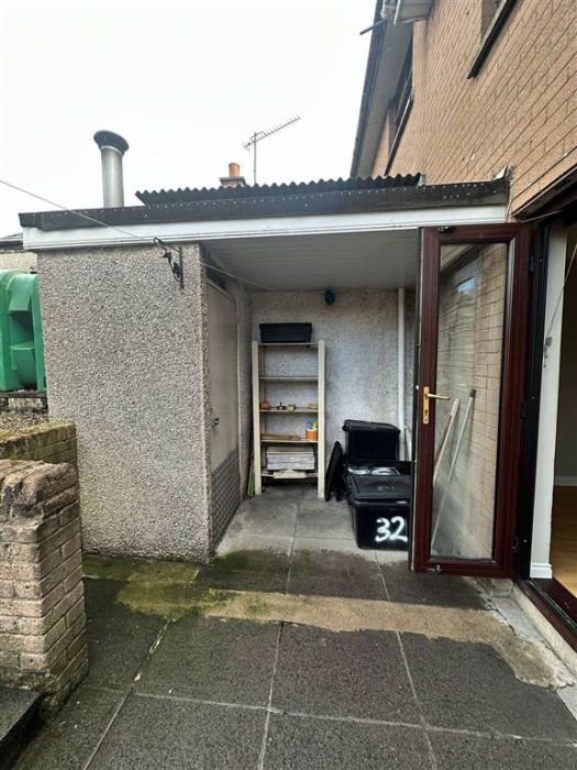 32 Dunclug Gardens
