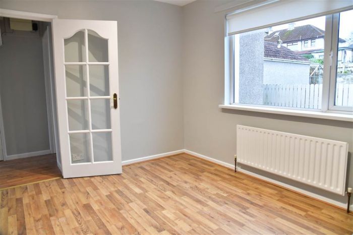 11 Deramore Crescent