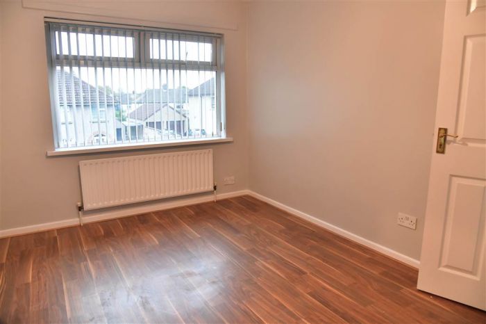 11 Deramore Crescent