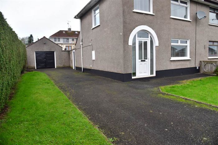 11 Deramore Crescent