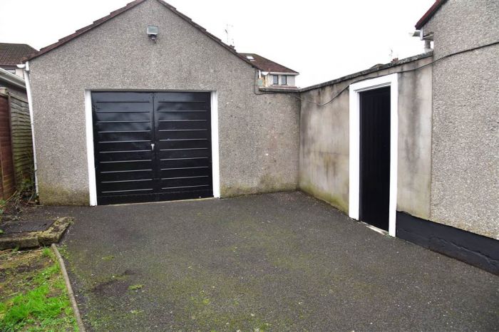 11 Deramore Crescent