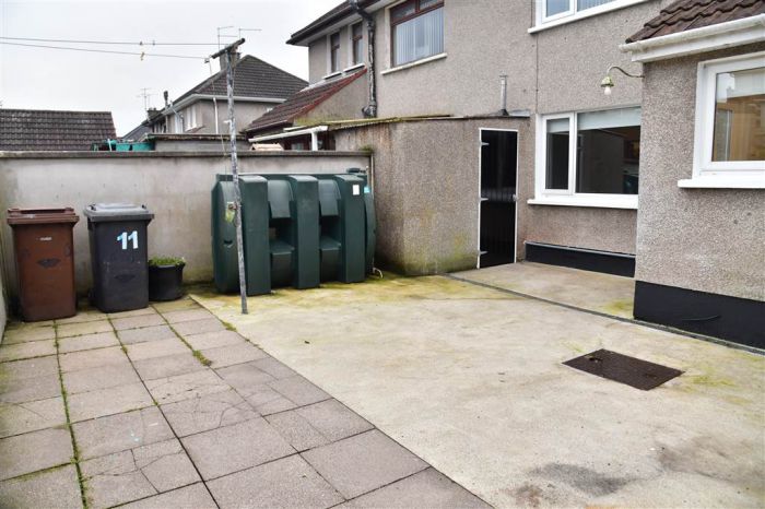 11 Deramore Crescent