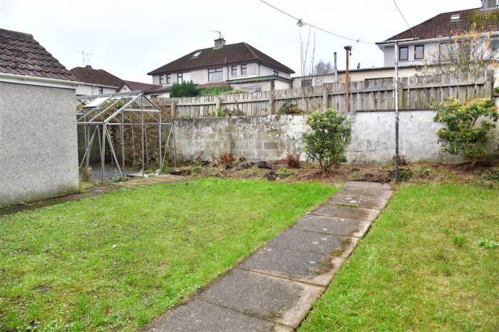 11 Deramore Crescent