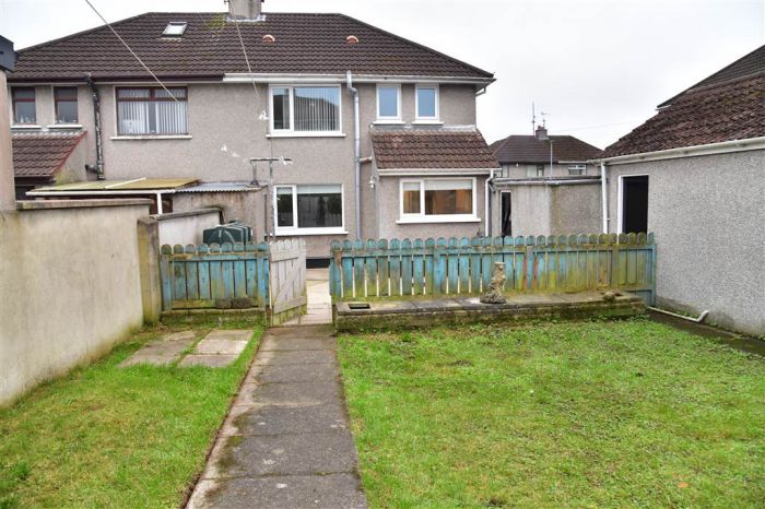 11 Deramore Crescent