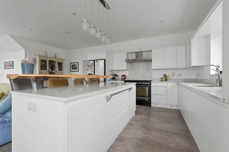 10 Ballee Road East