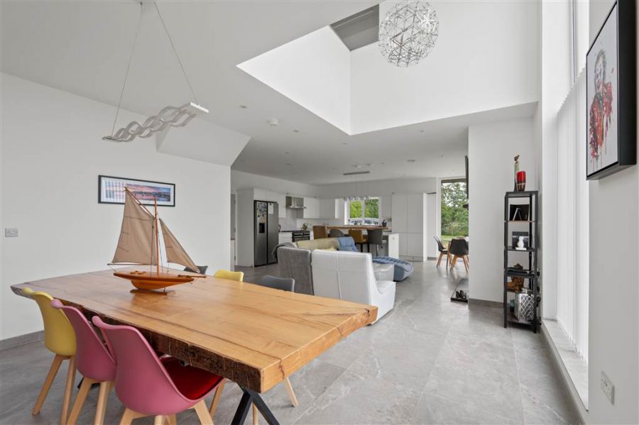10 Ballee Road East