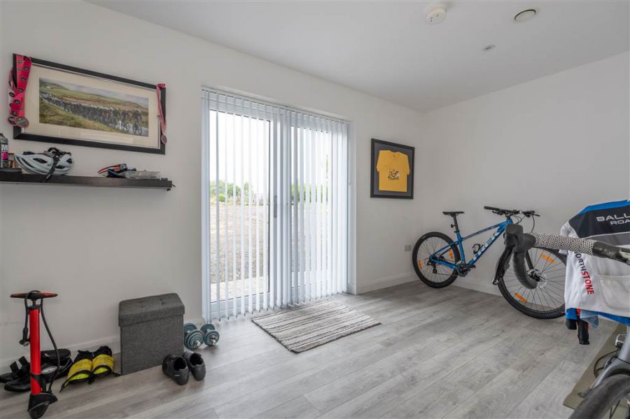 10 Ballee Road East