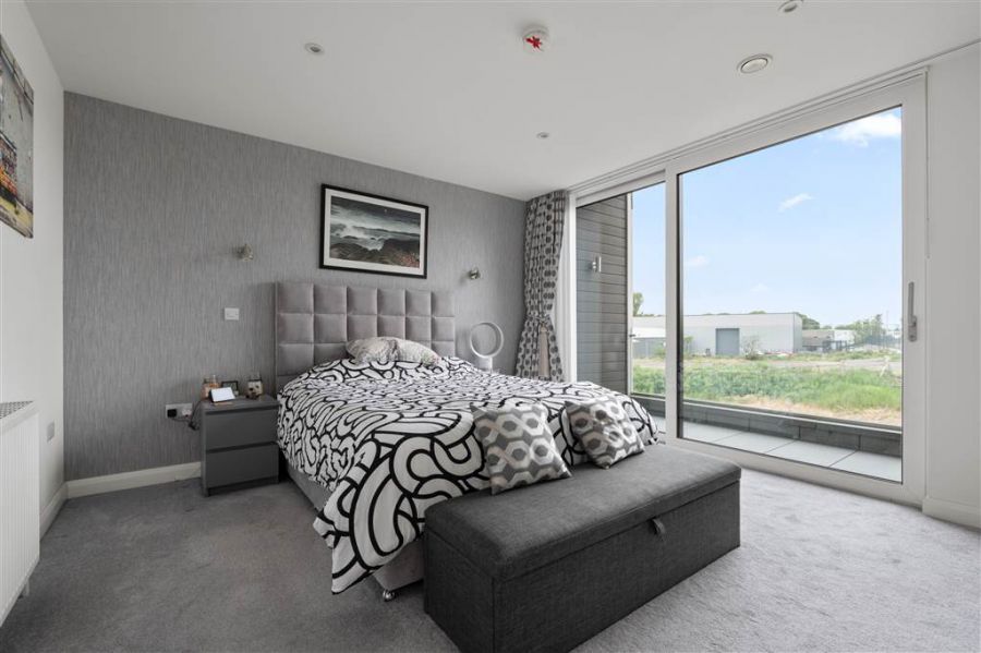 10 Ballee Road East
