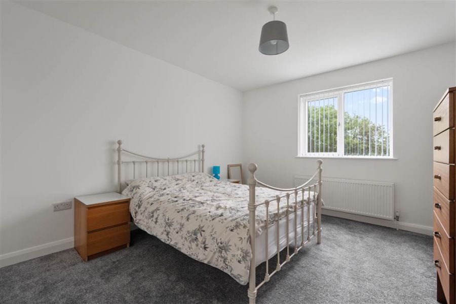 10 Ballee Road East