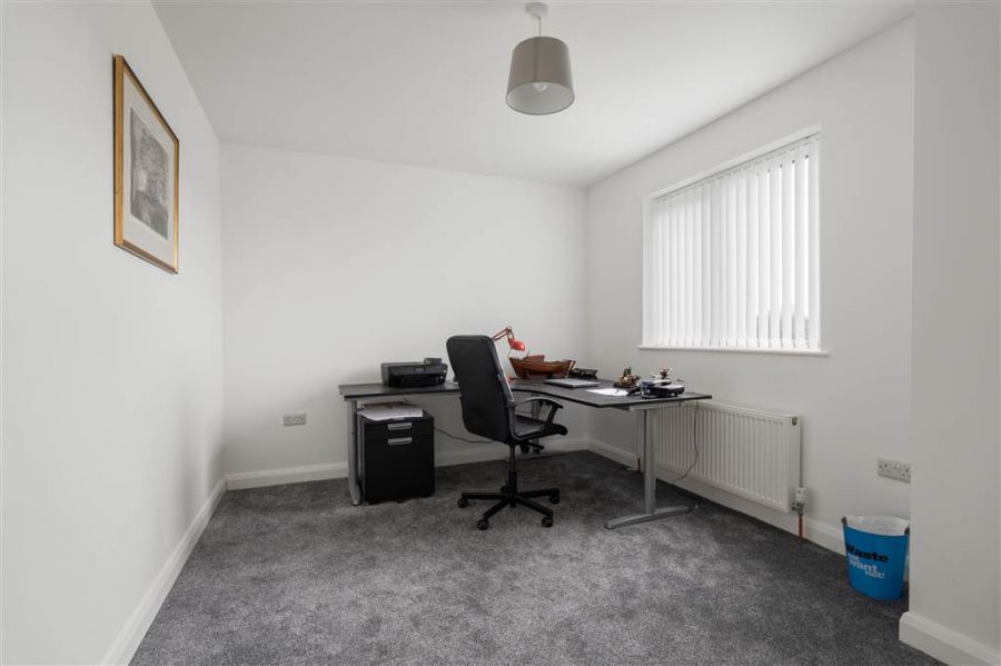 10 Ballee Road East