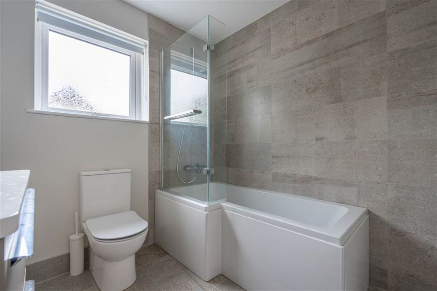 10 Ballee Road East