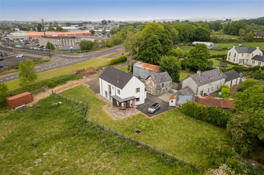 10 Ballee Road East