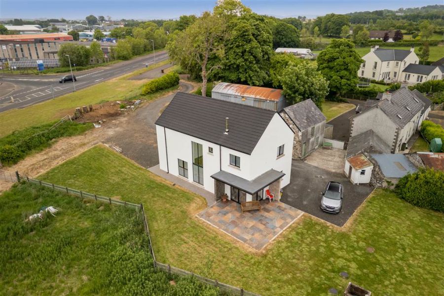 10 Ballee Road East