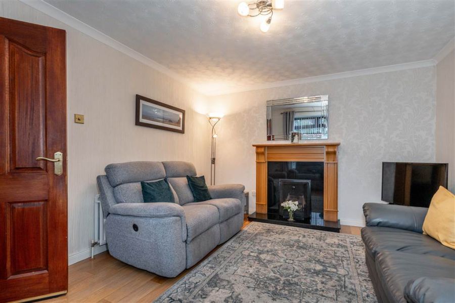 30 Glenburn Manor
