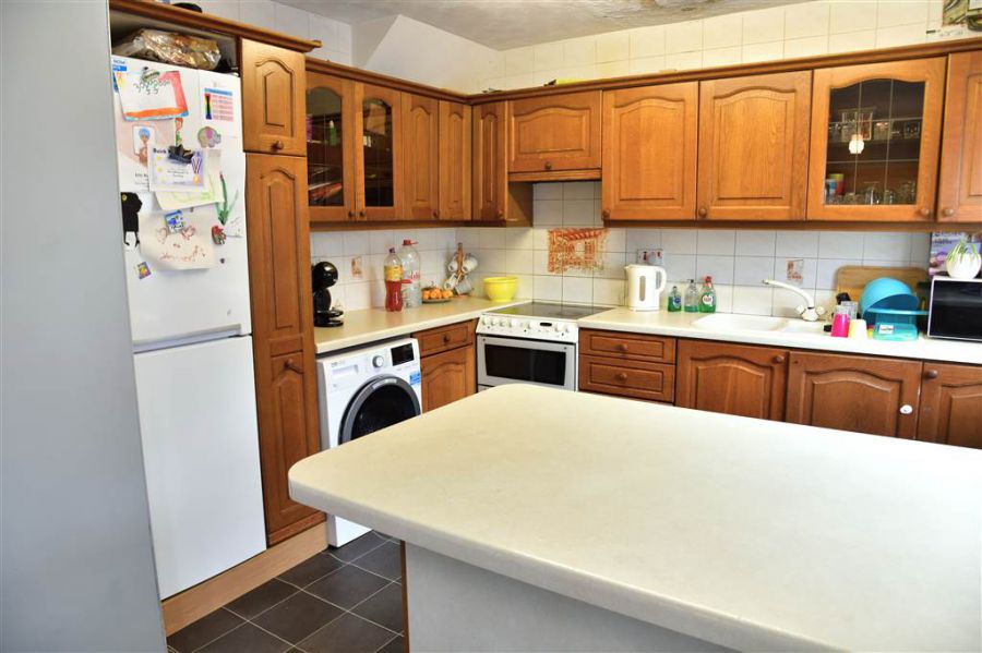 122 Tobar Park