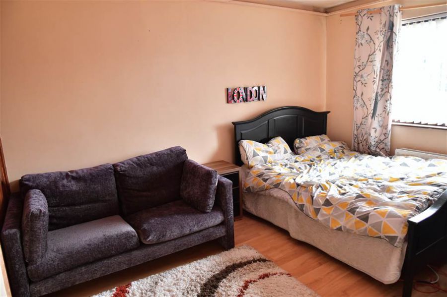 122 Tobar Park