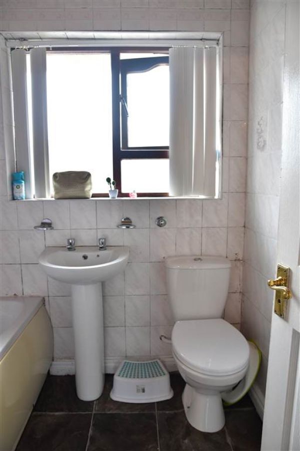122 Tobar Park