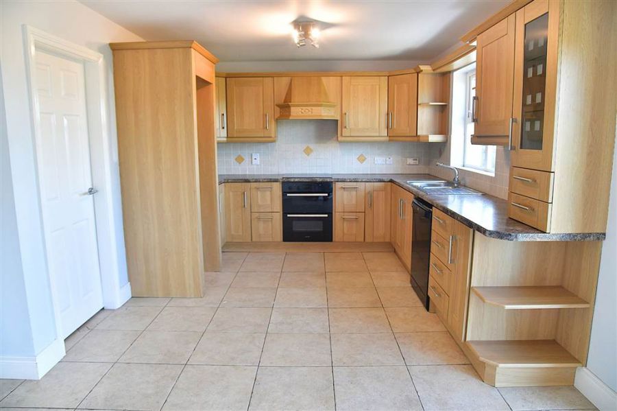 8 Springhill Manor