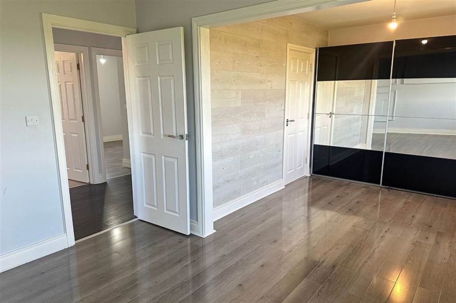 8 Springhill Manor