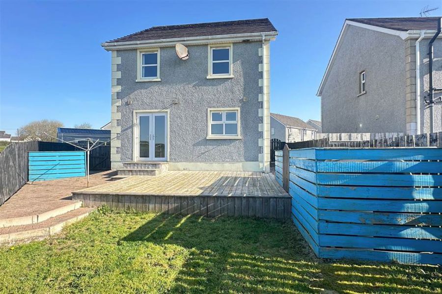 8 Springhill Manor