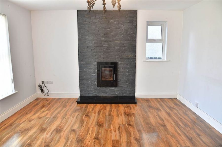 8 Springhill Manor