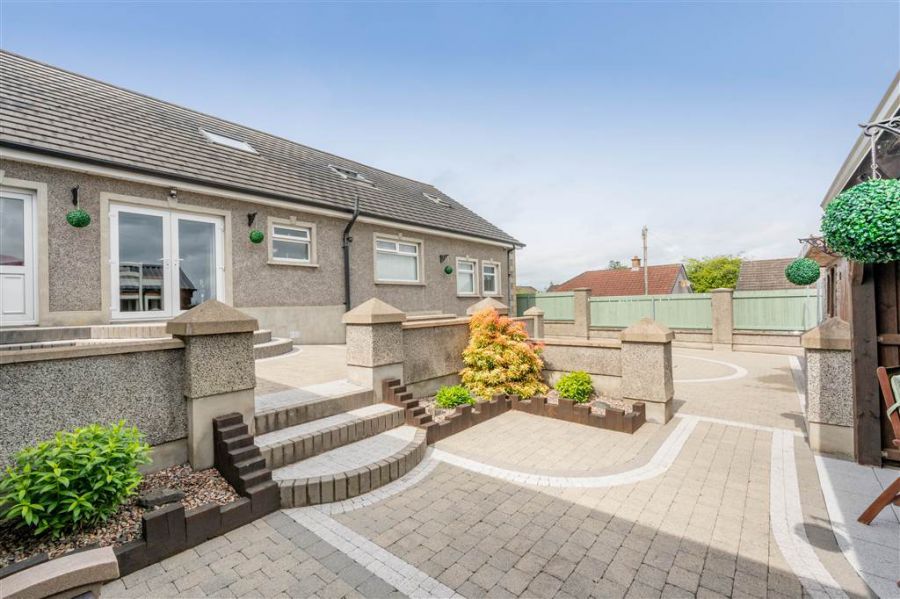 22 Hollybank Park