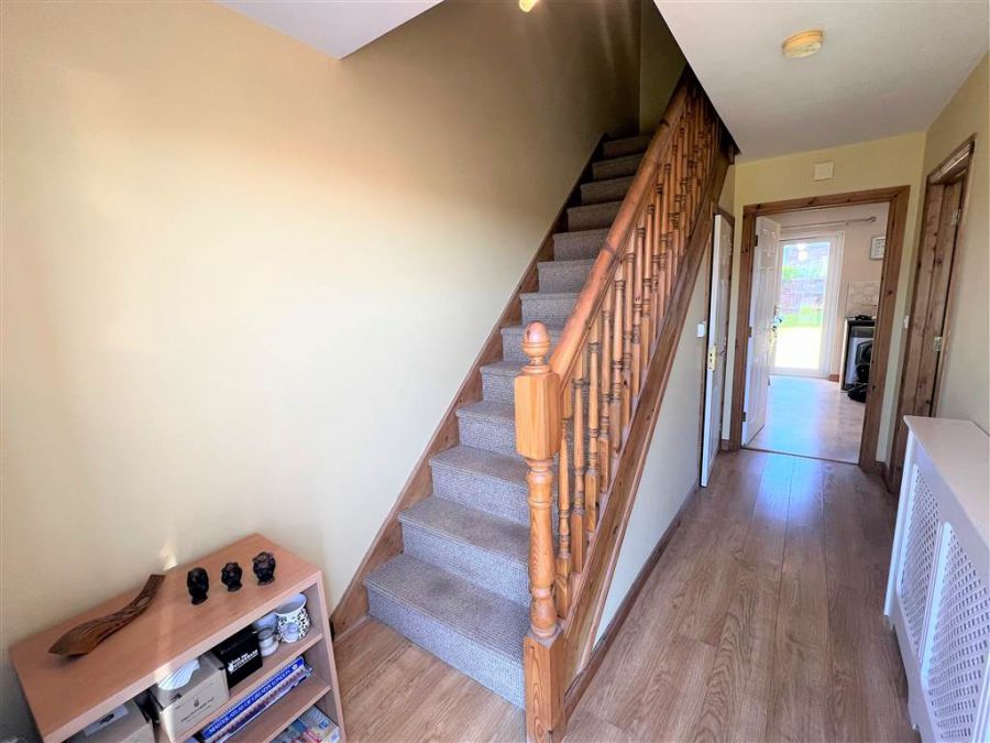 8 Lindara Park