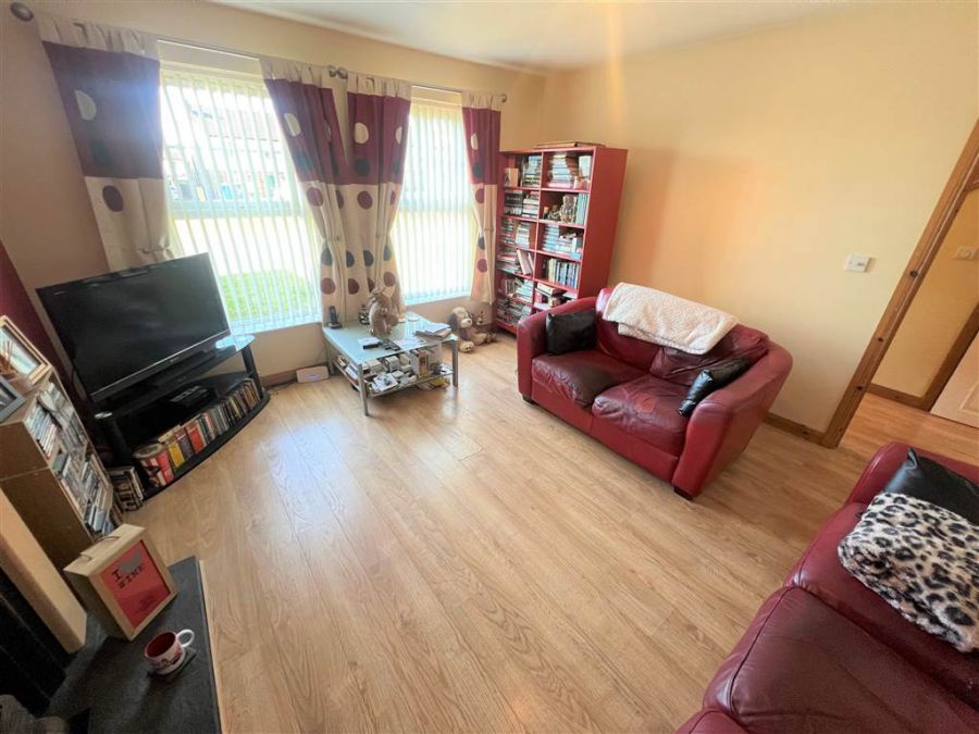 8 Lindara Park