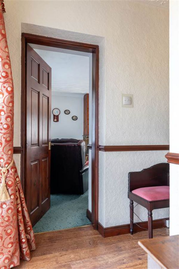46 Knockan Road