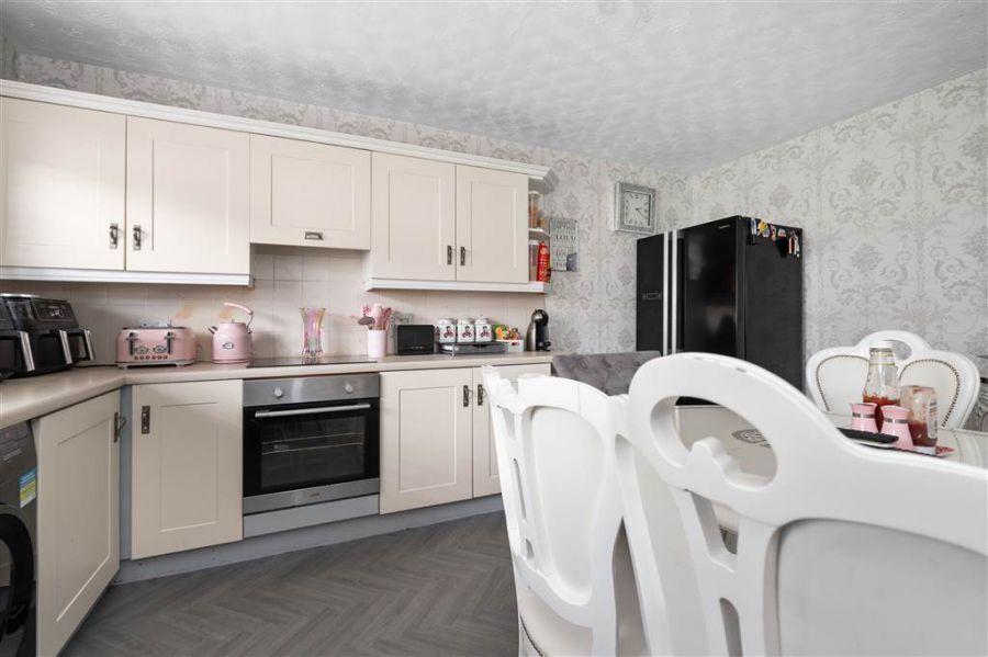 63 Thornbrooke
