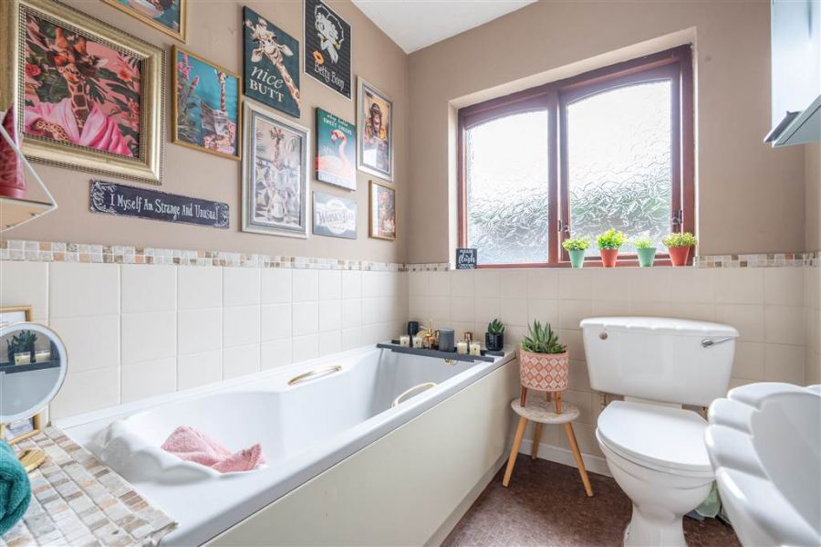 63 Thornbrooke