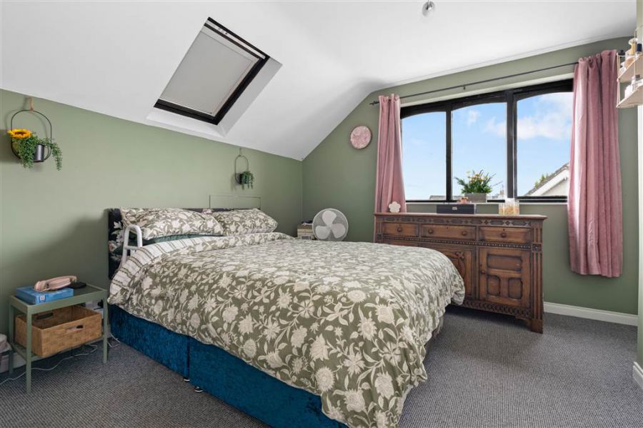 63 Thornbrooke
