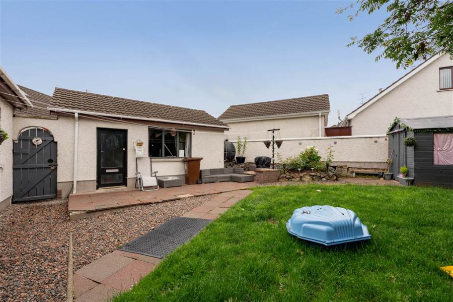 63 Thornbrooke
