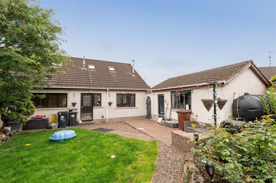 63 Thornbrooke