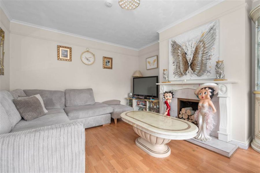63 Thornbrooke