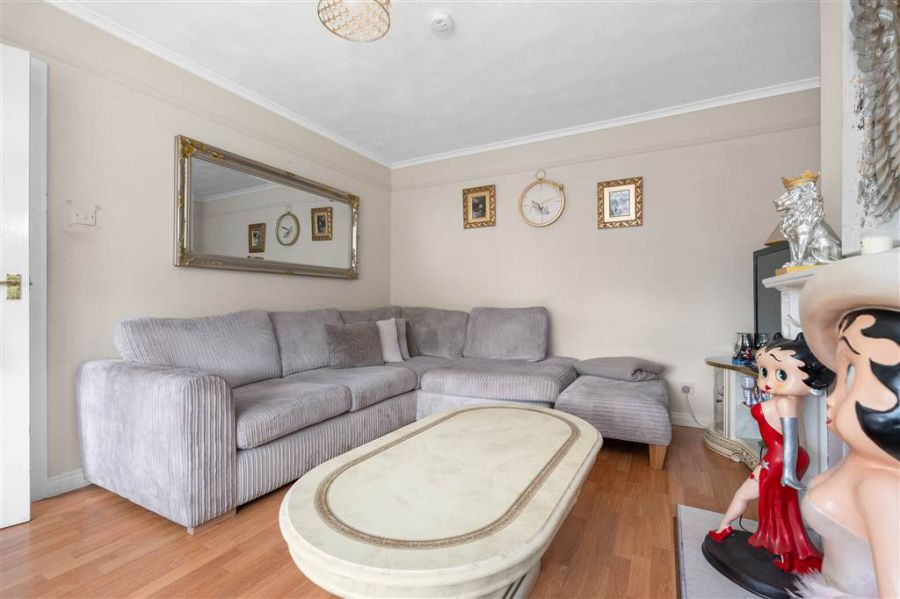 63 Thornbrooke