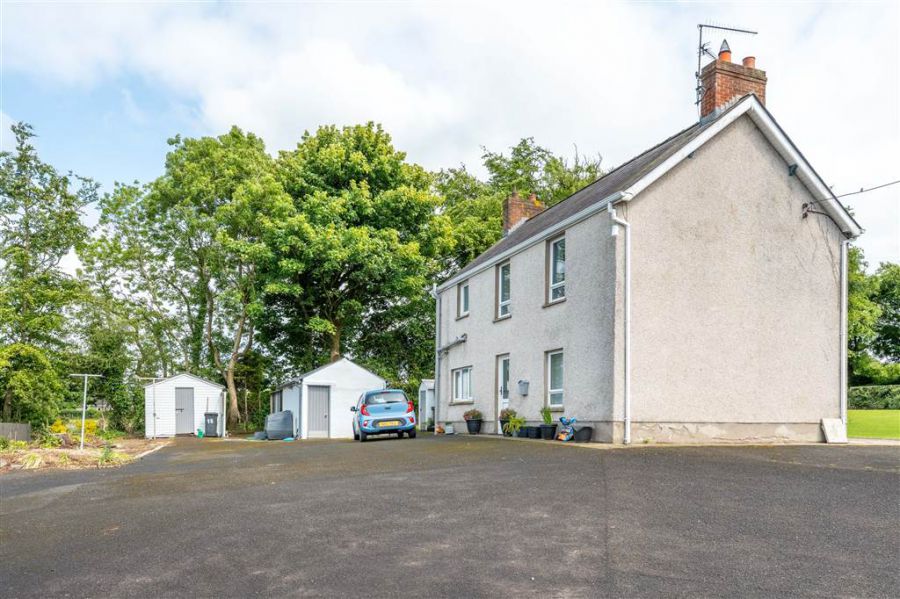18 Lislunnan Road
