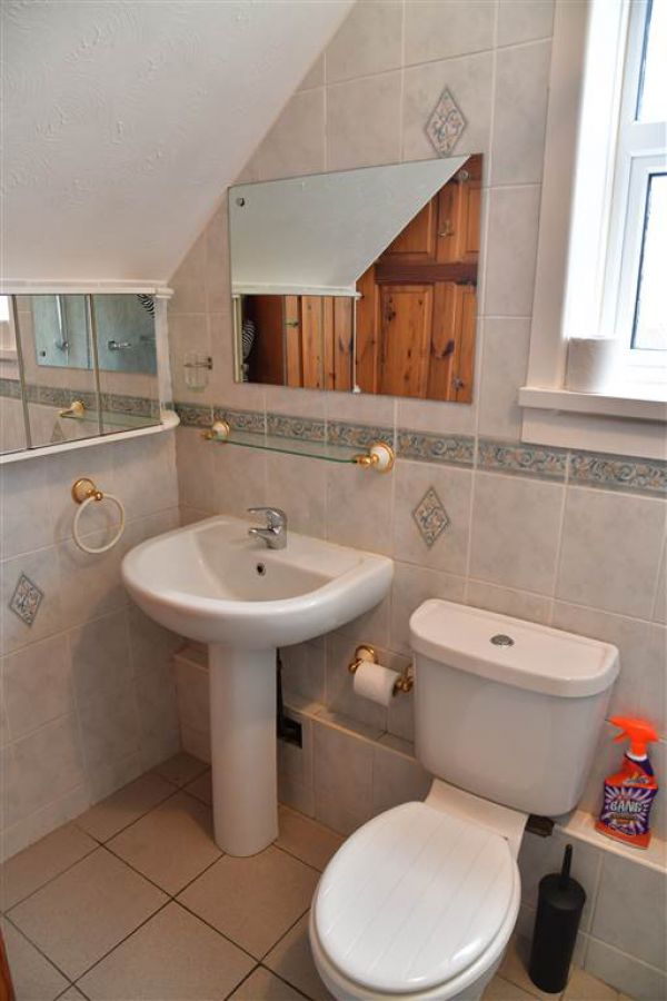 127 Moat Road