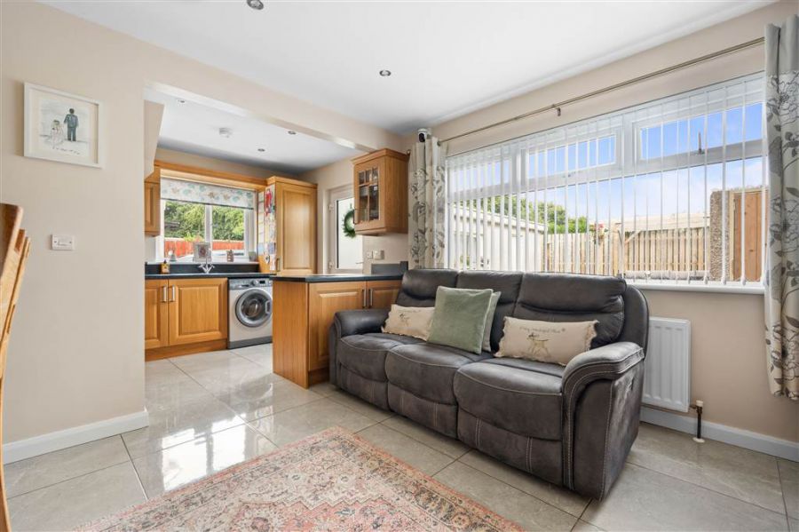 25 Tullymore Park