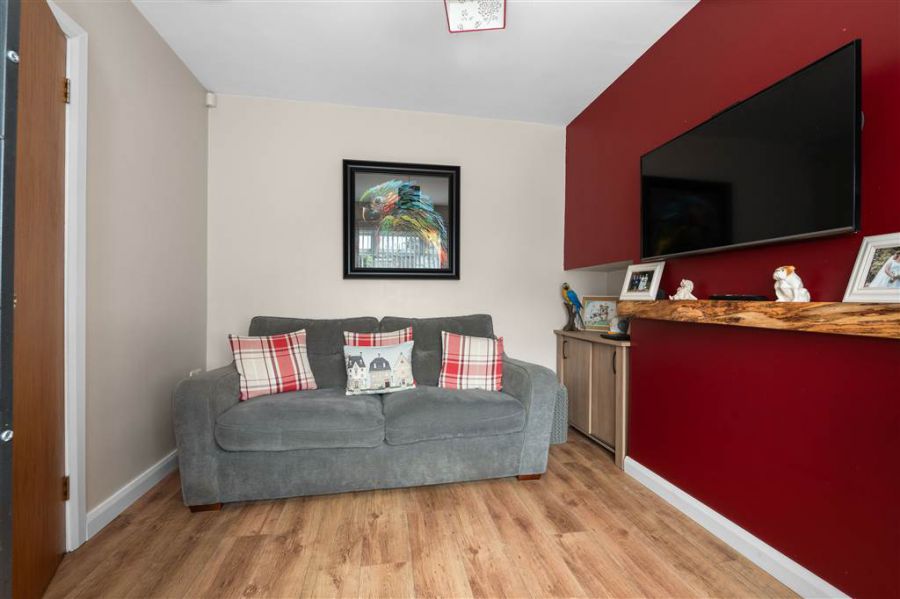 25 Tullymore Park