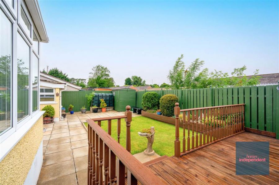 13 Wood Green Avenue