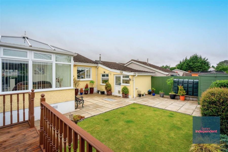 13 Wood Green Avenue