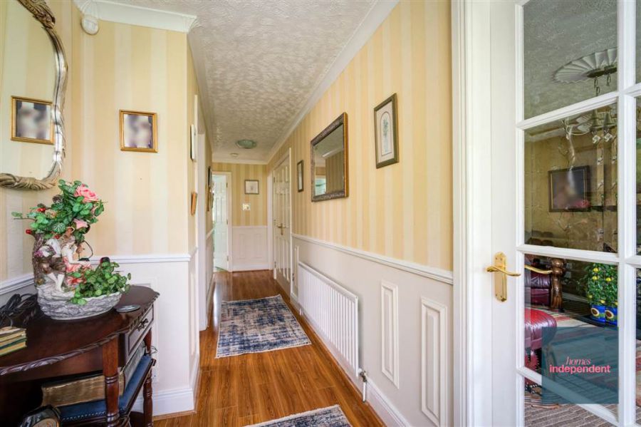 13 Wood Green Avenue