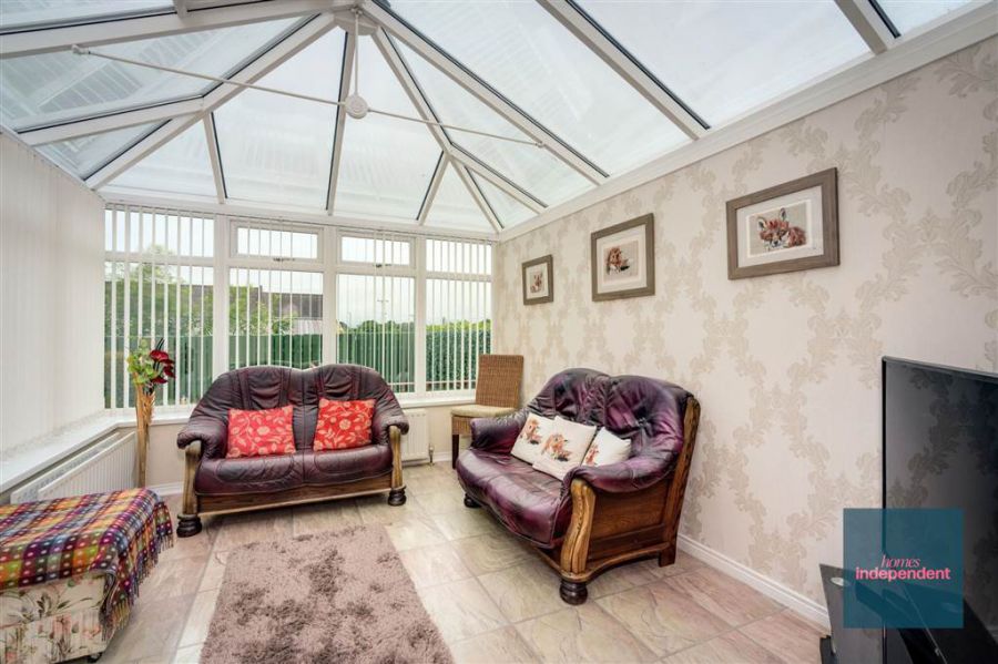 13 Wood Green Avenue
